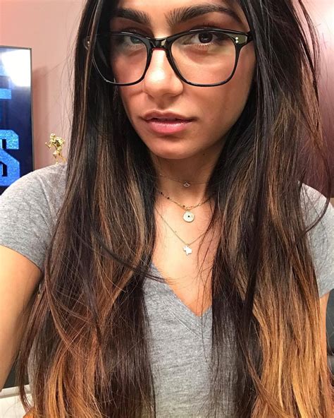 mia caulifa|@miakhalifa 